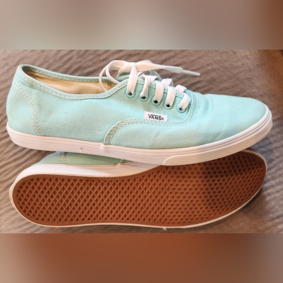 Ladies sz 8 mint green Vans shoes - Picture 2 of 3